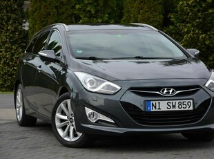 Hyundai i40 bi-Xenon Navi Kamera Infinity Klimatronic 2xParktr Keyless go Hak