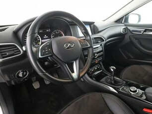 Infiniti Q30 navi skóra/alcantara czujniki parkowania panorama grzane fotele