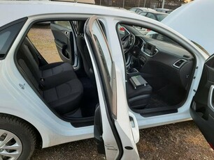 Kia Cee'd 1.5b 160KM salon PL