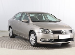 Volkswagen Passat B7 , Salon Polska, 170 KM, Xenon, Bi-Xenon, Klimatronic,