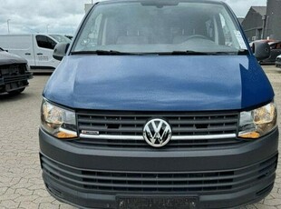 Volkswagen Transporter 8 osobowy 4Motion DSG Bezwypadkowa, z czujnikami parkowania