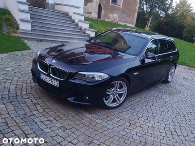 BMW Seria 5 530d xDrive Touring Sport-Aut