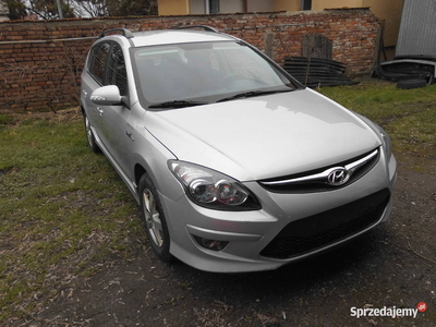 Hyundai i30cw- 2010- 1.6b-120000km- i właściciel- uszko