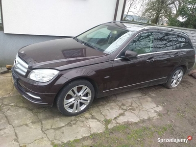 Mercedes C klasa kombi bogato wyposażony