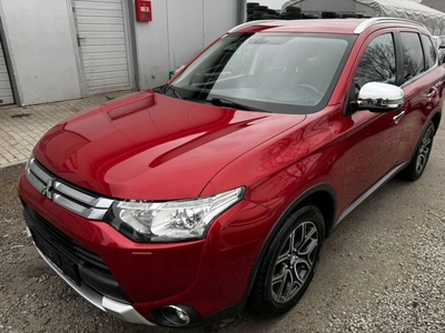 Mitsubishi Outlander III SUV Facelifting 2.2 DOHC DI-D 150KM 2014