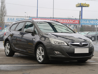 Opel Astra 2011 1.4 T 169134km Kombi