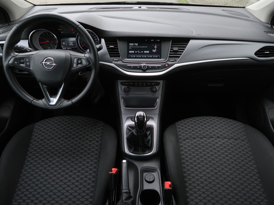 Opel Astra 2017 1.4 T 148523km ABS klimatyzacja manualna