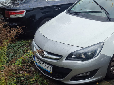 Opel Astra Uwaga Bardzo Niski Przebieg 13 tys !!!