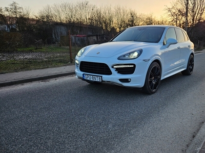 Porsche Cayenne II SUV 4.8 V8 420KM 2013