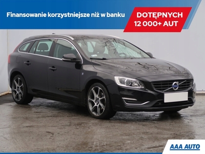 Volvo V60 I Kombi Facelifting 2.0 D4 DRIVE-E 190KM 2016