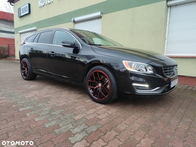 Volvo V60 T5 Drive-E Dynamic Edition (Momentum)