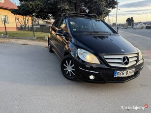 •Mercedes B klasa • 1,5 • Klima •hak