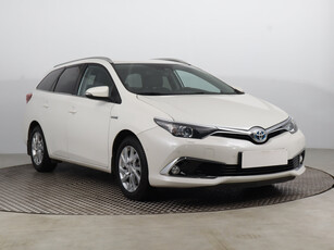 Toyota Auris 2015 Hybrid 129461km Kombi