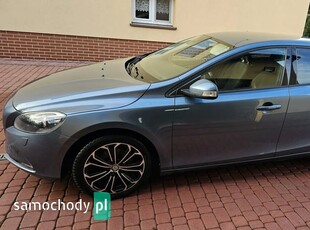 Volvo V40 II