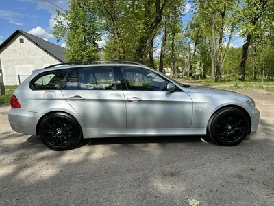 BMW Seria 3 325xi GAZ Navi Xenon Skóra ALU 18 Cali 4x4 PDC Xdrive