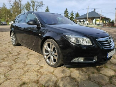 Opel Insignia Sports Tourer / 4x4 / Automat / Navi / Bi-Xenon / Skóra