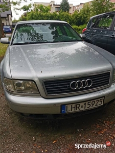 Audi A8 D2 srebrna