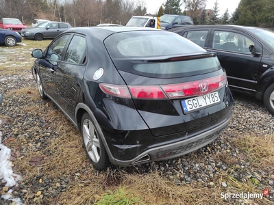 Honda Civic ufo 2.2 2006 rok lekko uszkodzona