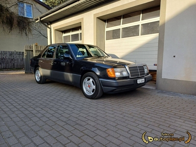 Mercedes-Benz W124