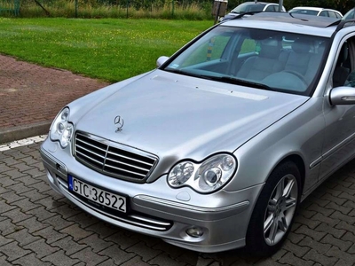 Mercedes Klasa C W203 Kombi T203 3.0 V6 (C 320 CDI) 224KM 2005