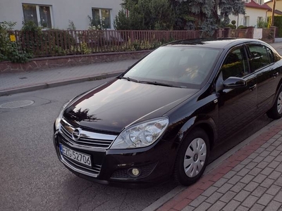 Opel Astra 1.6 sedan