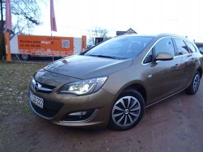 Opel Astra J Sports Tourer Facelifting 1.7 CDTI ECOTEC 130KM 2013