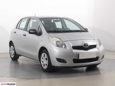 Toyota Yaris 1.3 99 KM 2010r. (Piaseczno)