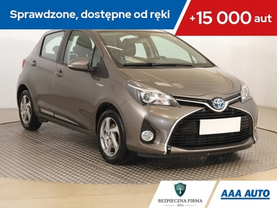 Toyota Yaris III Hatchback 5d Facelifting Hybrid 100KM 2016