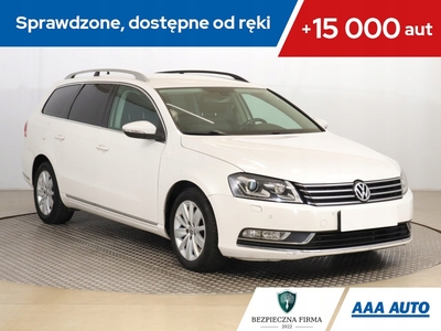 Volkswagen Passat B7 Variant 2.0 TDI CR DPF BlueMotion 140KM 2014