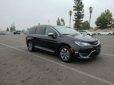 Chrysler Pacifica Hybrid Limited