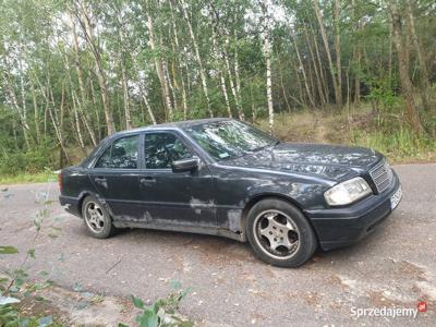 Mercedes w202 sedan 1.8 benzyna 100% sprawny KLIMATYZACJA AL