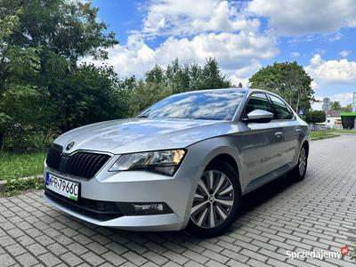 Skoda Superb salon Polska