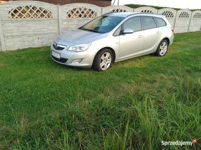 Sprzedam Opel Astra J auto 100% sprawne