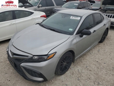 Toyota Camry IX 2021