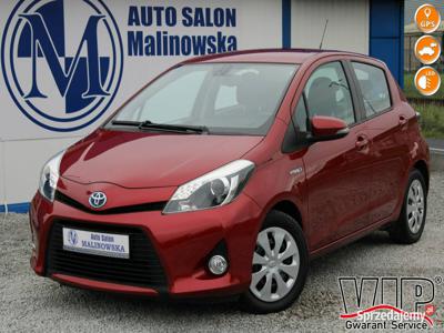 Toyota Yaris HYBRID Navi Kamera Klimatronik Led Sensory Tem…