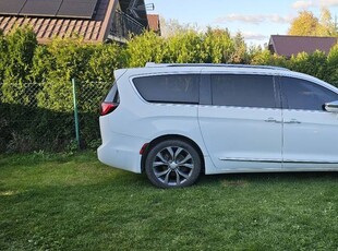 Chrysler pacifica 18r limited