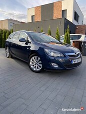 Opel astra 2012r 1.6 turbo kombi serwis xenon skóra ks serwisowe 2xkluczyk