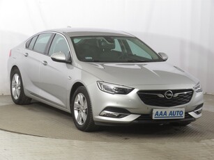 Opel Insignia 2021 2.0 CDTI 102250km Hatchback