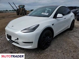 Tesla Model Y benzyna 2022r. (ELGIN)