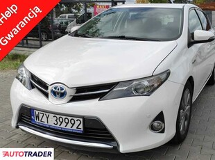 Toyota Auris 1.8 hybrydowy 99 KM 2013r. (Stare Budy)