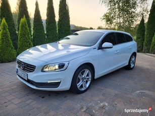 Volvo V60 D6 Hybrid Plug-In AWD 288 KM