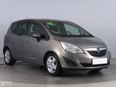 Opel Meriva B , GAZ, Klima, Tempomat, Podgrzewane siedzienia