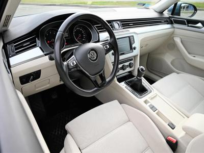 Używane Volkswagen Passat - 61 500 PLN, 218 000 km, 2016