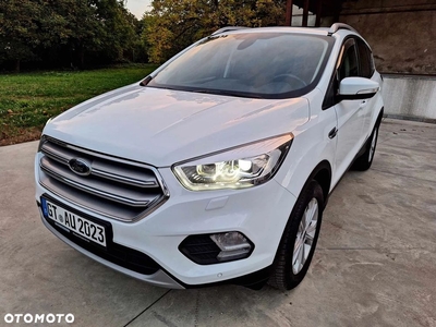 Ford Kuga 1.5 EcoBoost 2x4 Titanium