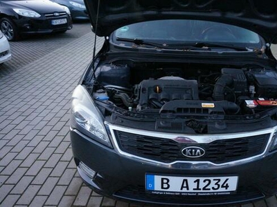 Kia Cee'd z Niemiec piękna opłacona. Gwarancja