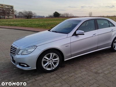 Mercedes-Benz Klasa E 200 CGI BlueEffICIENCY Avantgarde