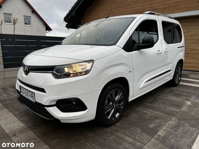 Toyota Proace City Verso 1.2 D-4T Family