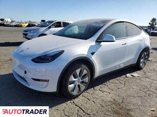 Tesla Model Y benzyna 2023r. (MARTINEZ)