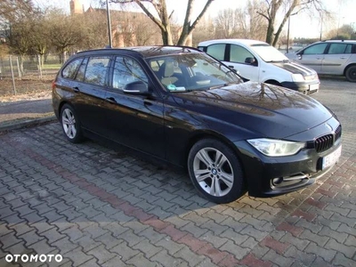 BMW Seria 3 318d Touring Sport Line