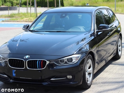 BMW Seria 3 320d Efficient Dynamics Sport Line